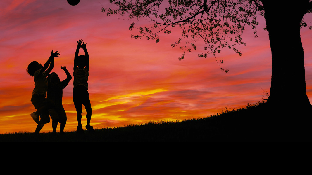 NUDA, TA NÁS NEBAVÍ!